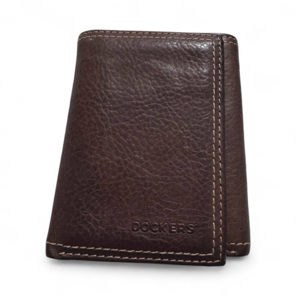 Dockers men's trifold wallet with three‎ leaf clover